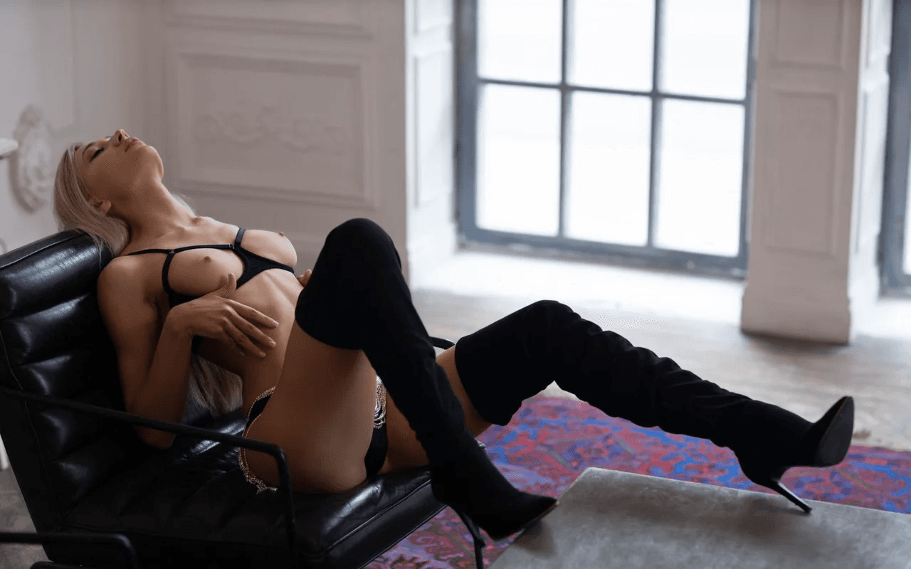 Emma - Timeless Elegance - Las Vegas Escort